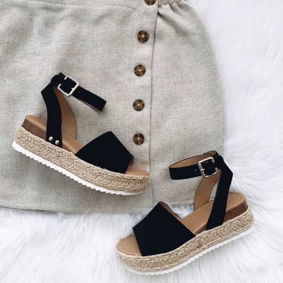 Felicias Shoes - 🆕 Kendra - Black Platform Sandals